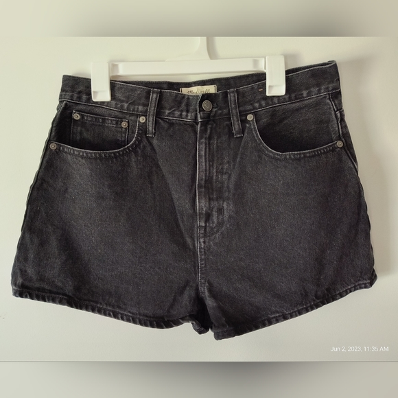 Madewell The Momjean Short in Comrie Wash - Picture 6 of 12